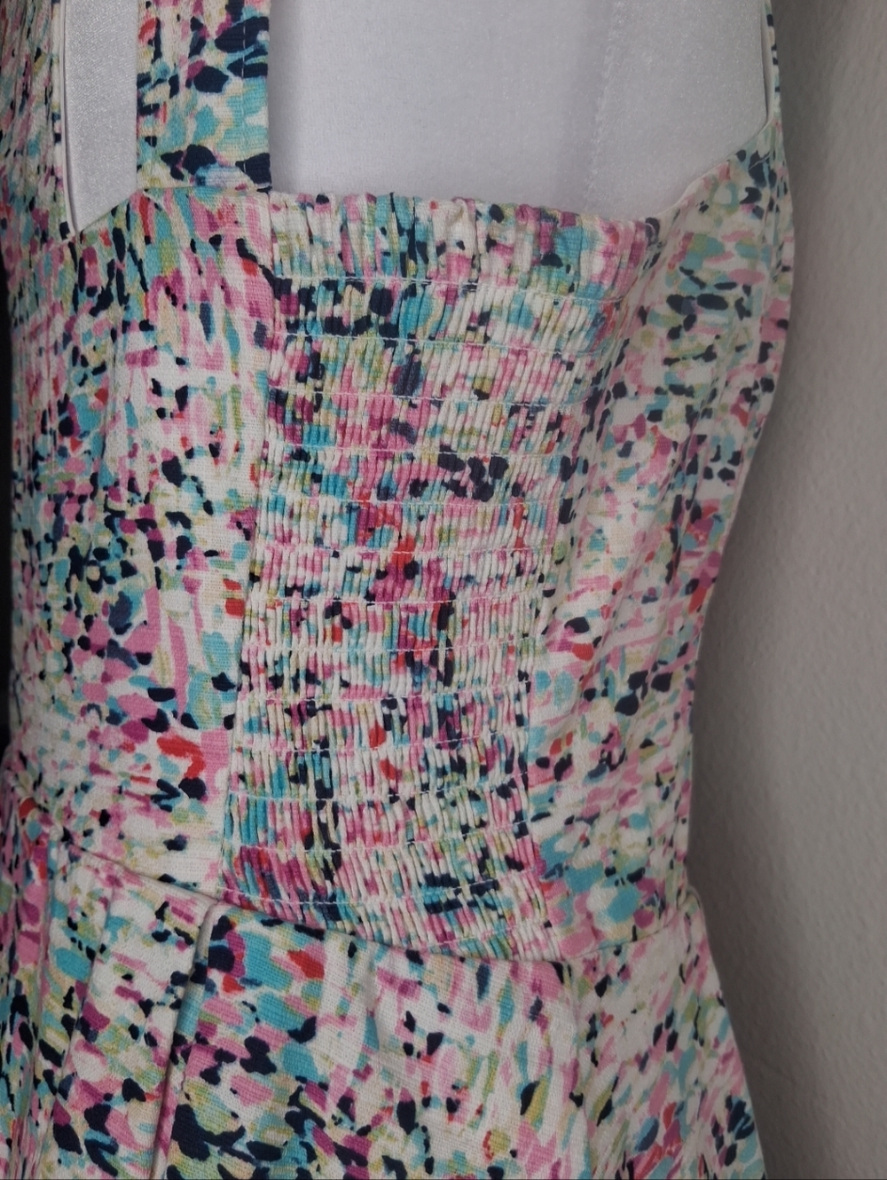Guess Cocktail Dress Multicolor Sleeveless Smocked Sides Gold Zip Detail Size 12 - Picture 13 of 16